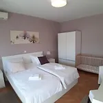 Apartments Stone House Buzolic
