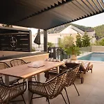 Villa Royale With Shared Pool