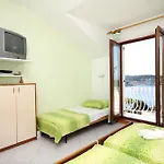 Apartments By The Sea Hvar - 591