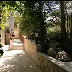 Spacious Apartment, Villa Tania