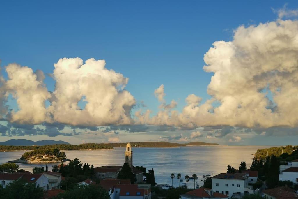 About The Sea - Riviera House Near The Center Of Hvar *