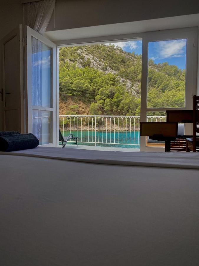 Apartment Robinson Crusoe Eco Bay Hvar Town