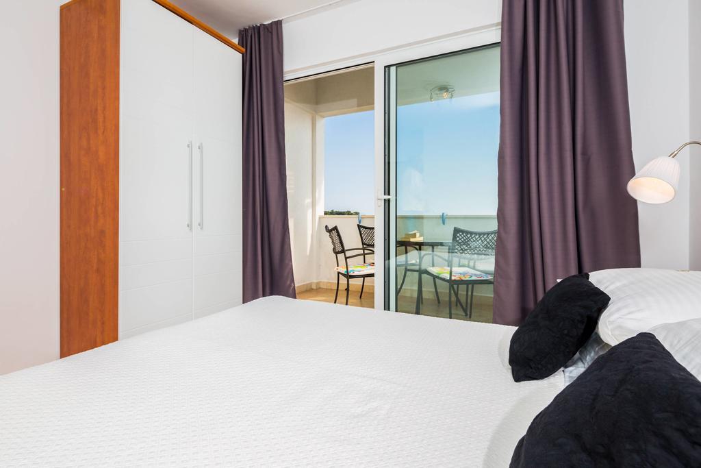Apartment Sea Breeze *