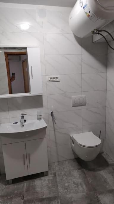 Anita Hure 3 Apartment *