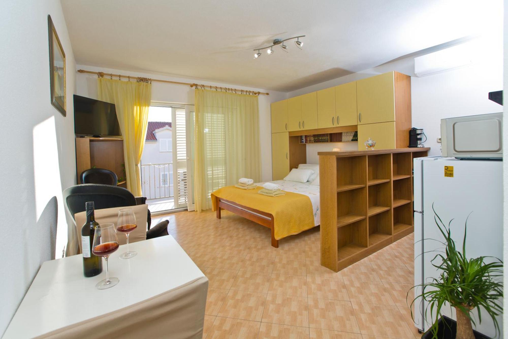 Matic Ograde Apartment Hvar Town