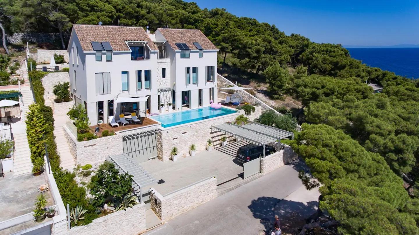 Madeleine Hvar