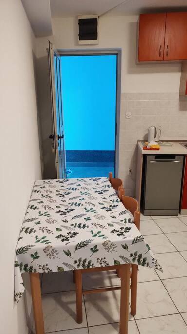 Apartment Anita Hure 3