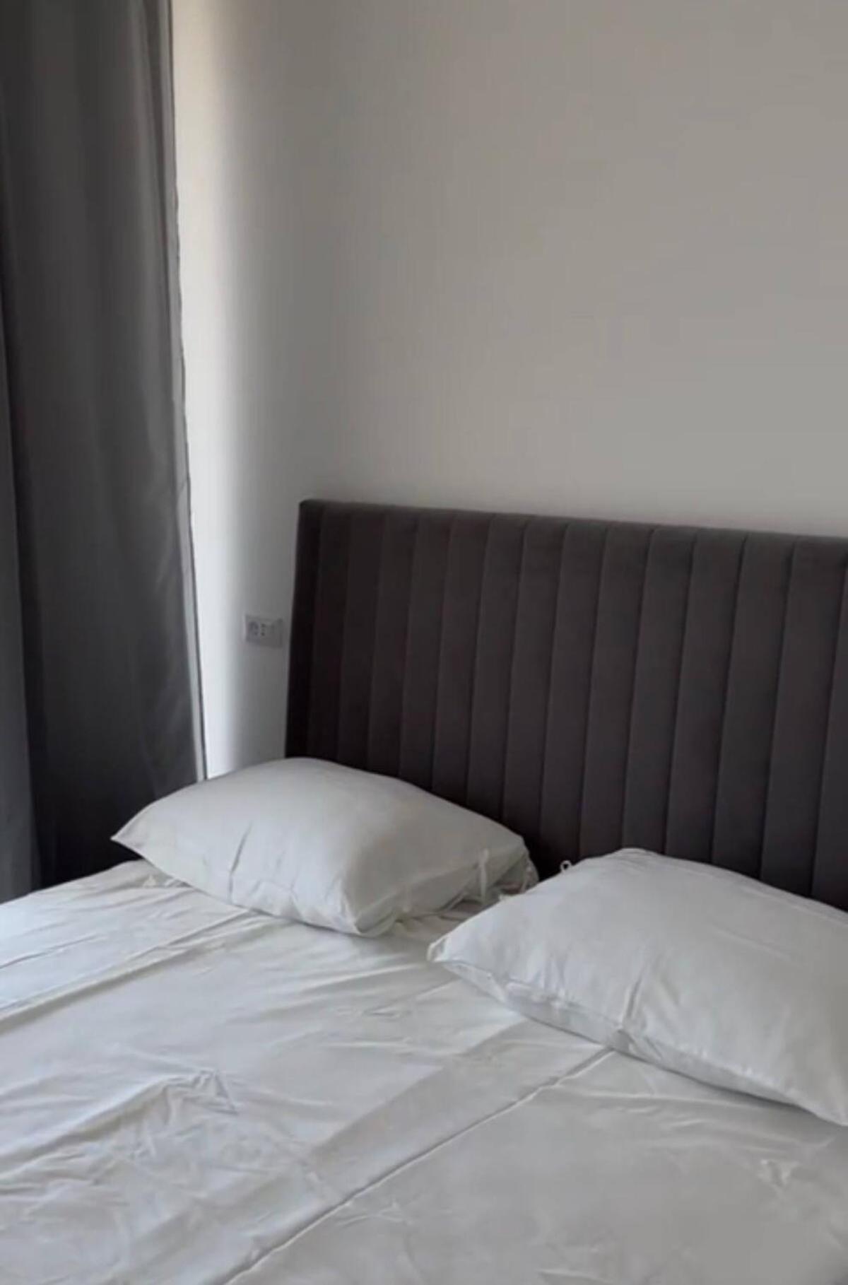 Royale With Shared Pool Apartment
