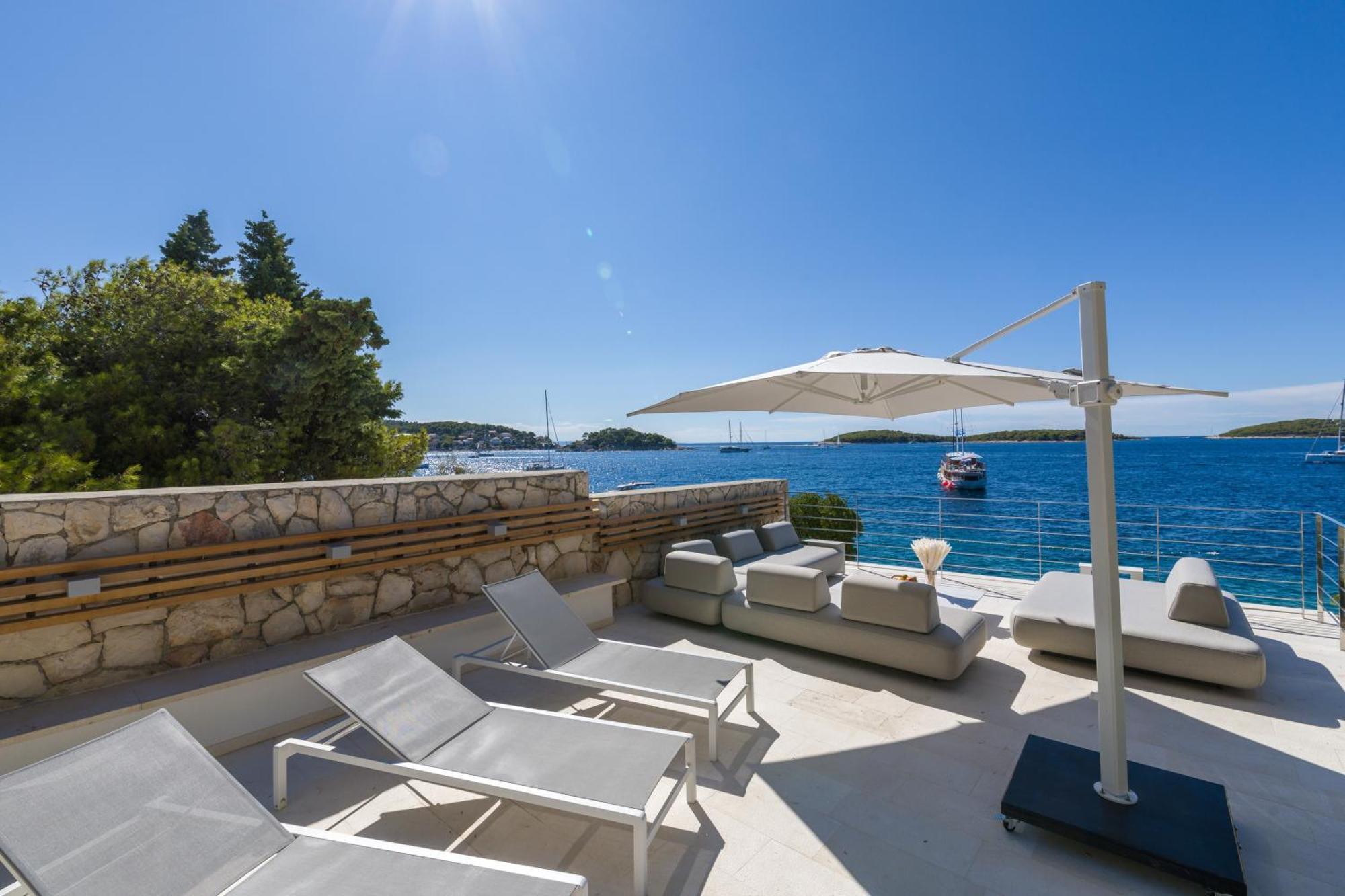 Pakleni View Villa: Seafront Splendor With Infinity Pool Villa