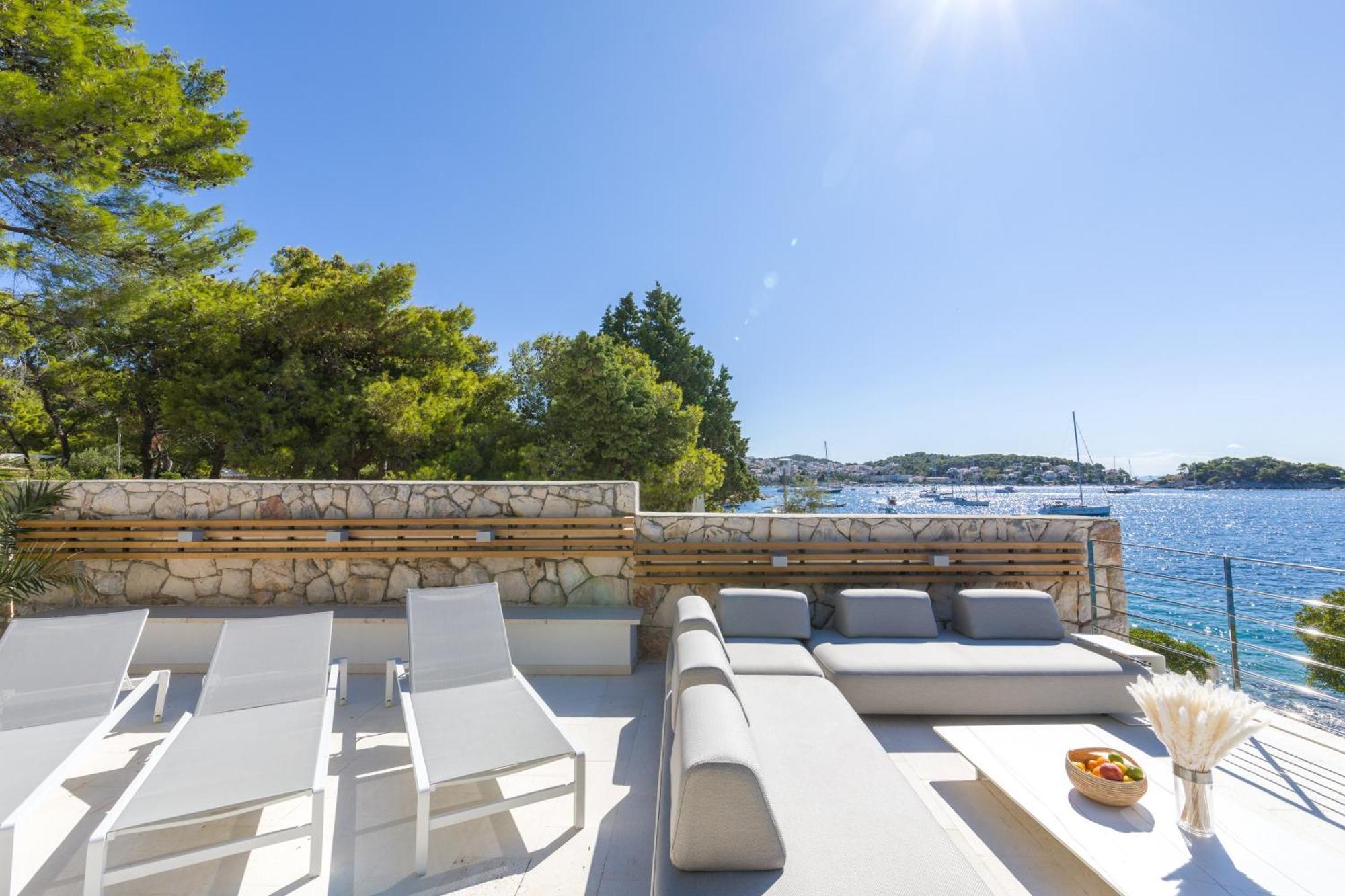 Pakleni View Villa: Seafront Splendor With Infinity Pool Villa *