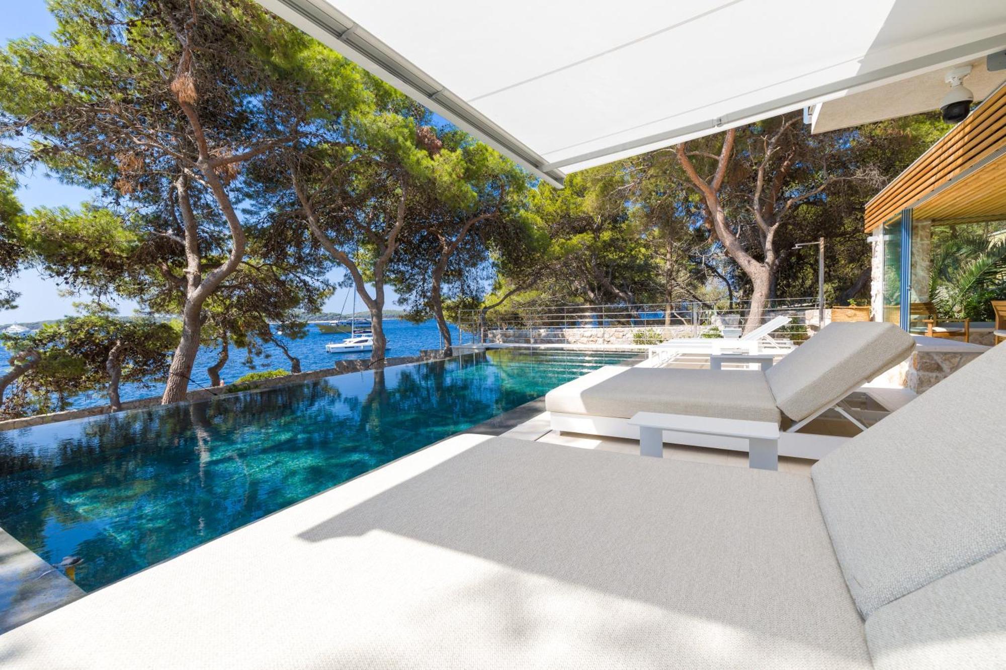 Pakleni View Villa: Seafront Splendor With Infinity Pool Villa *