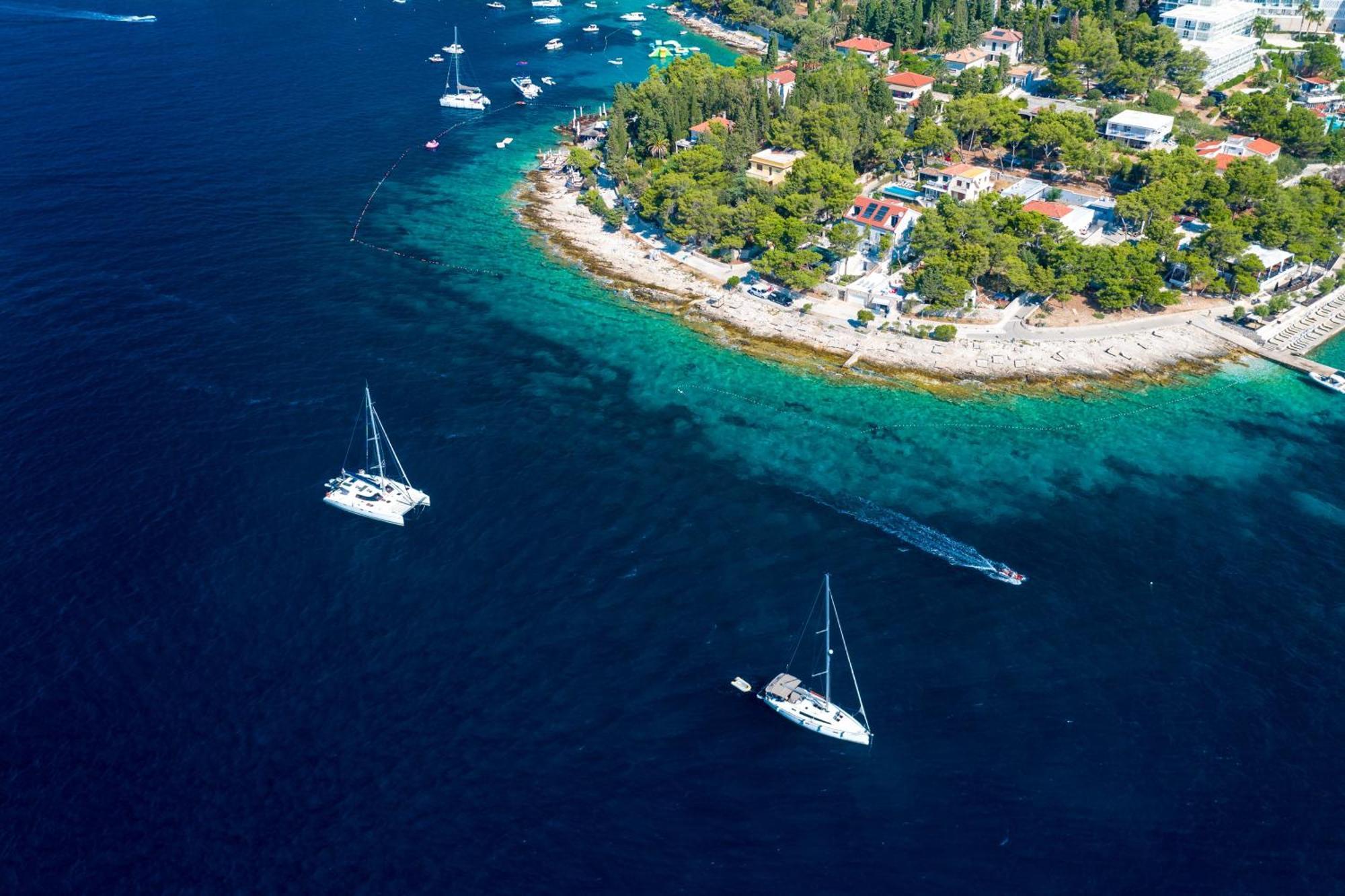 Pakleni View Villa: Seafront Splendor With Infinity Pool Villa