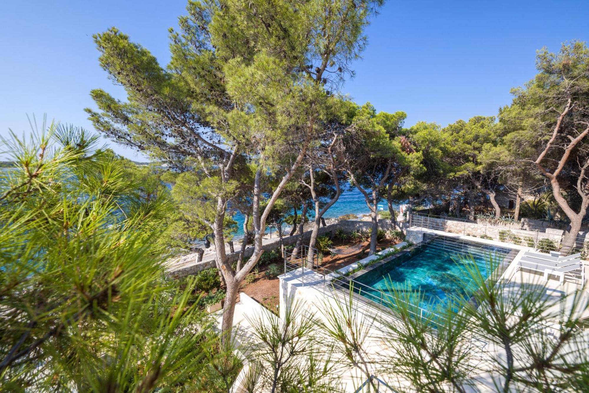 Pakleni View Villa: Seafront Splendor With Infinity Pool Villa