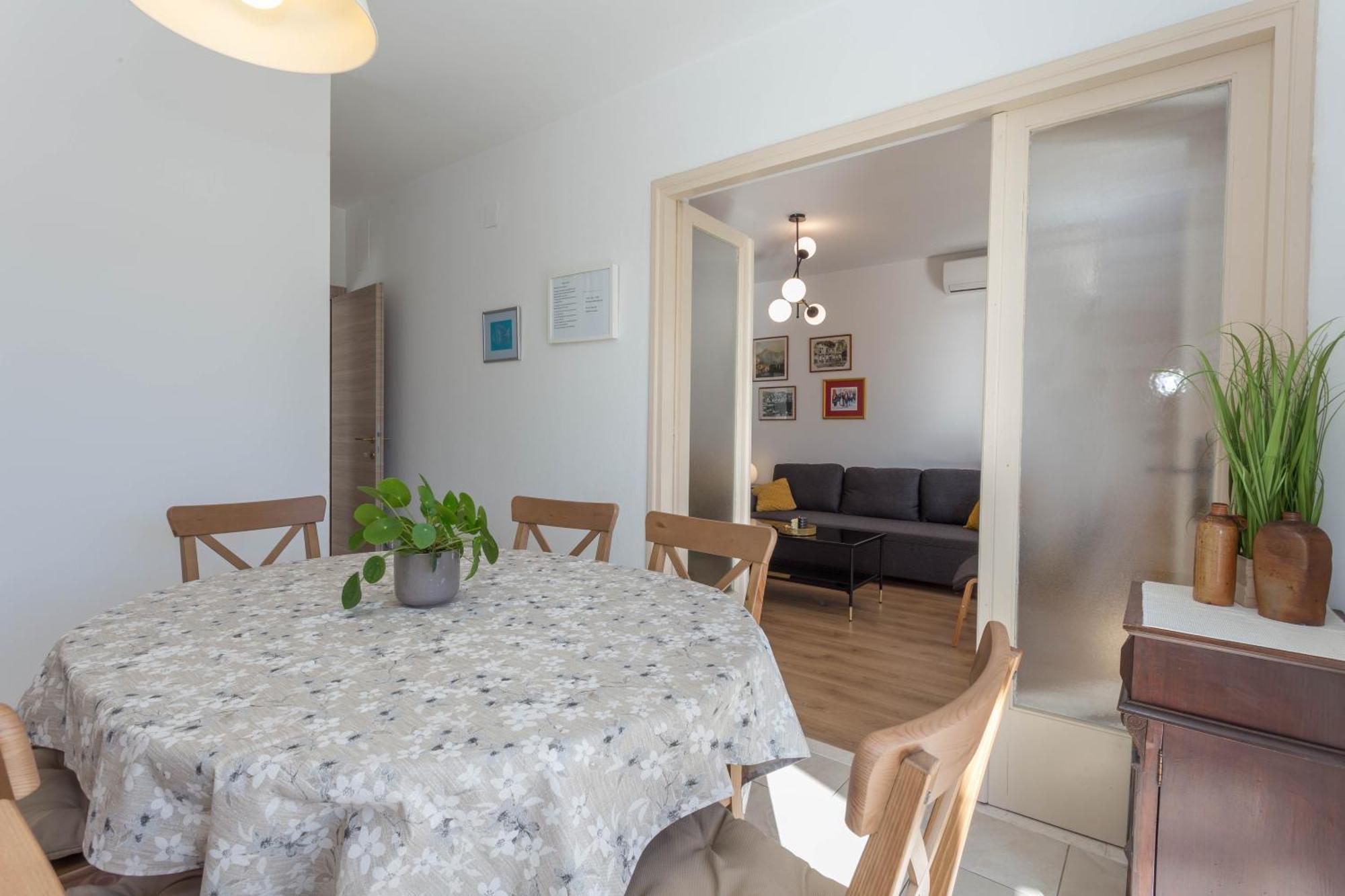 Tasina Apartman