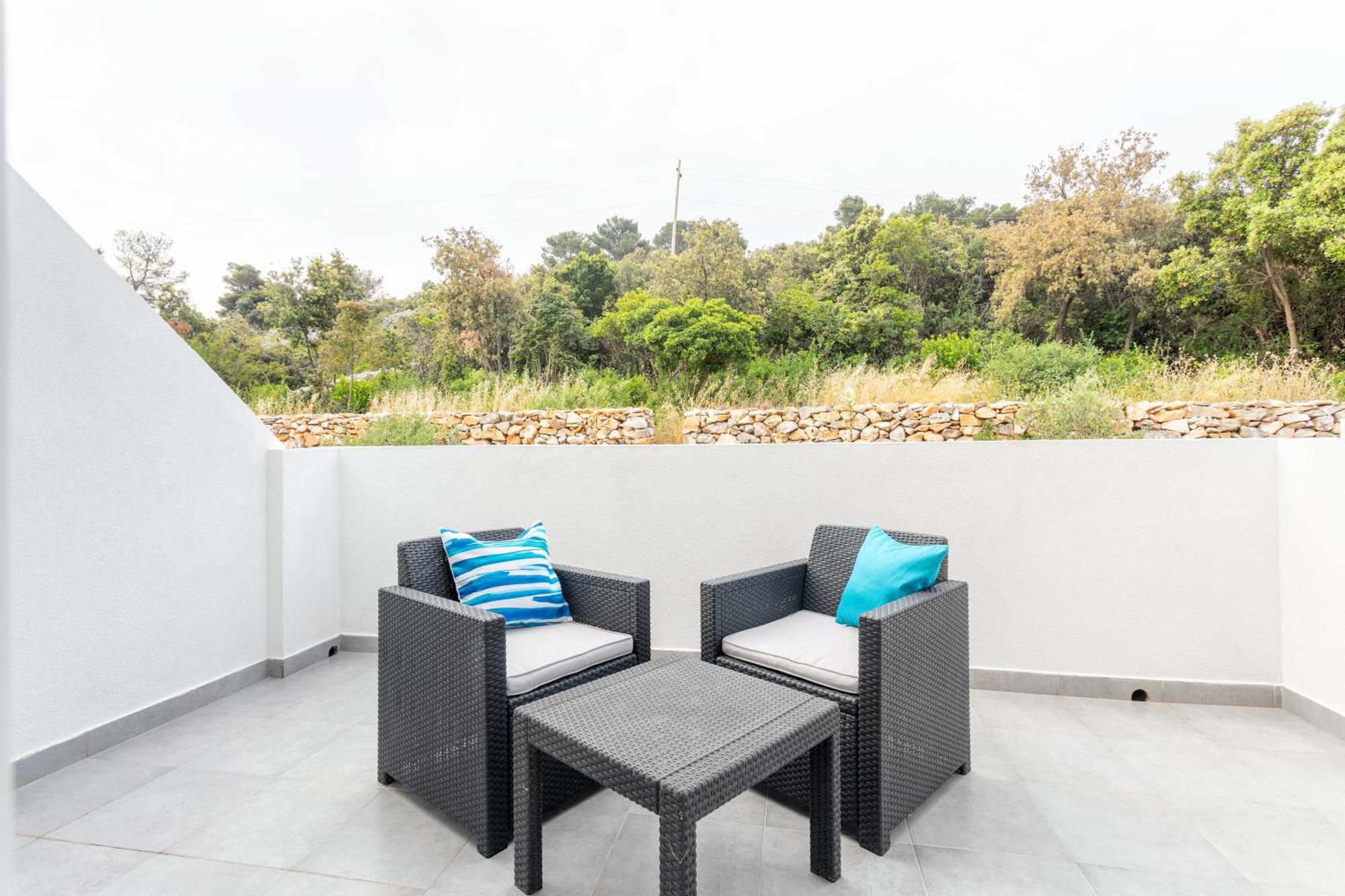 Apartment Dobrila 1 *