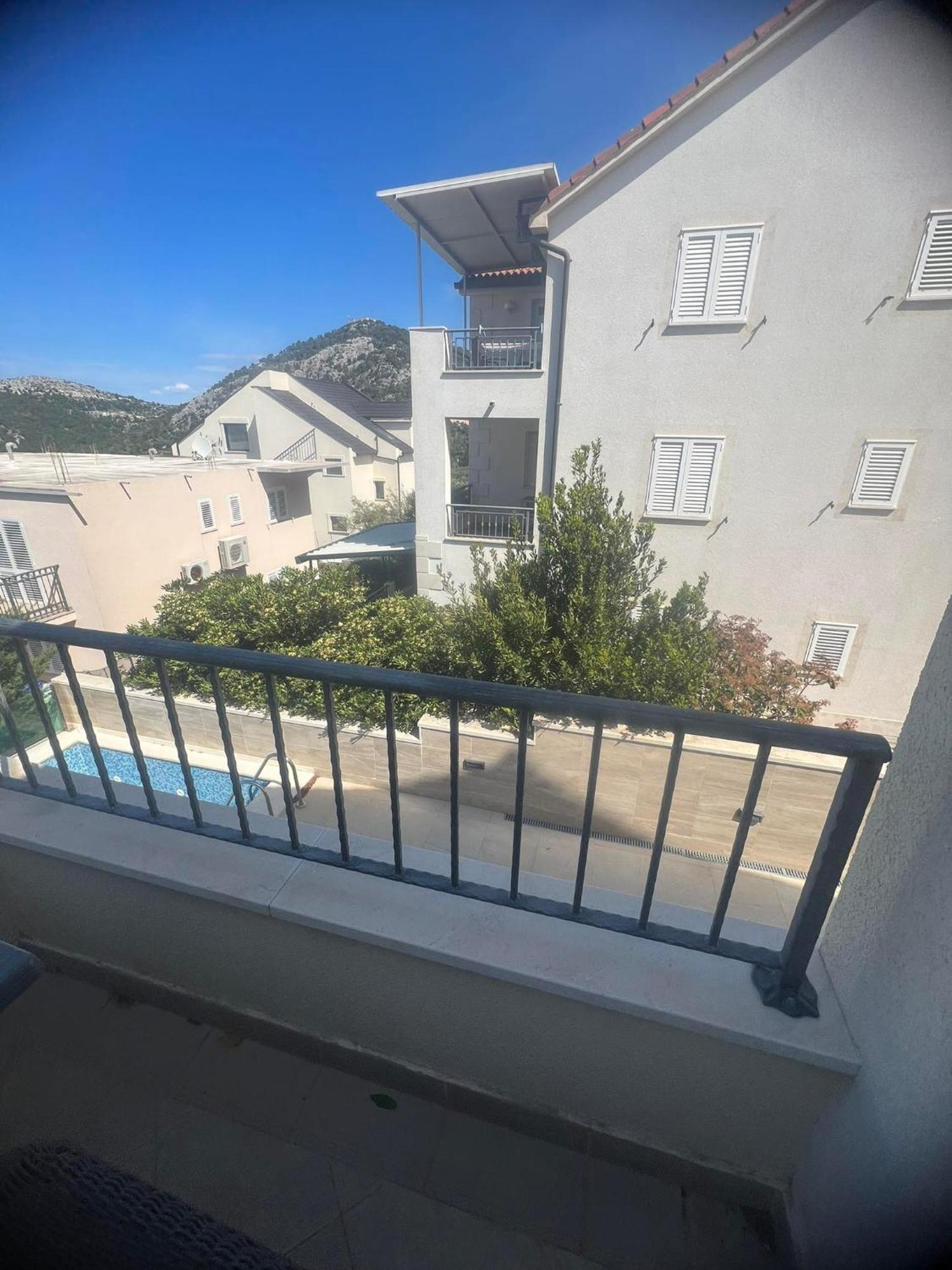 Apartment Royale With Shared Pool *