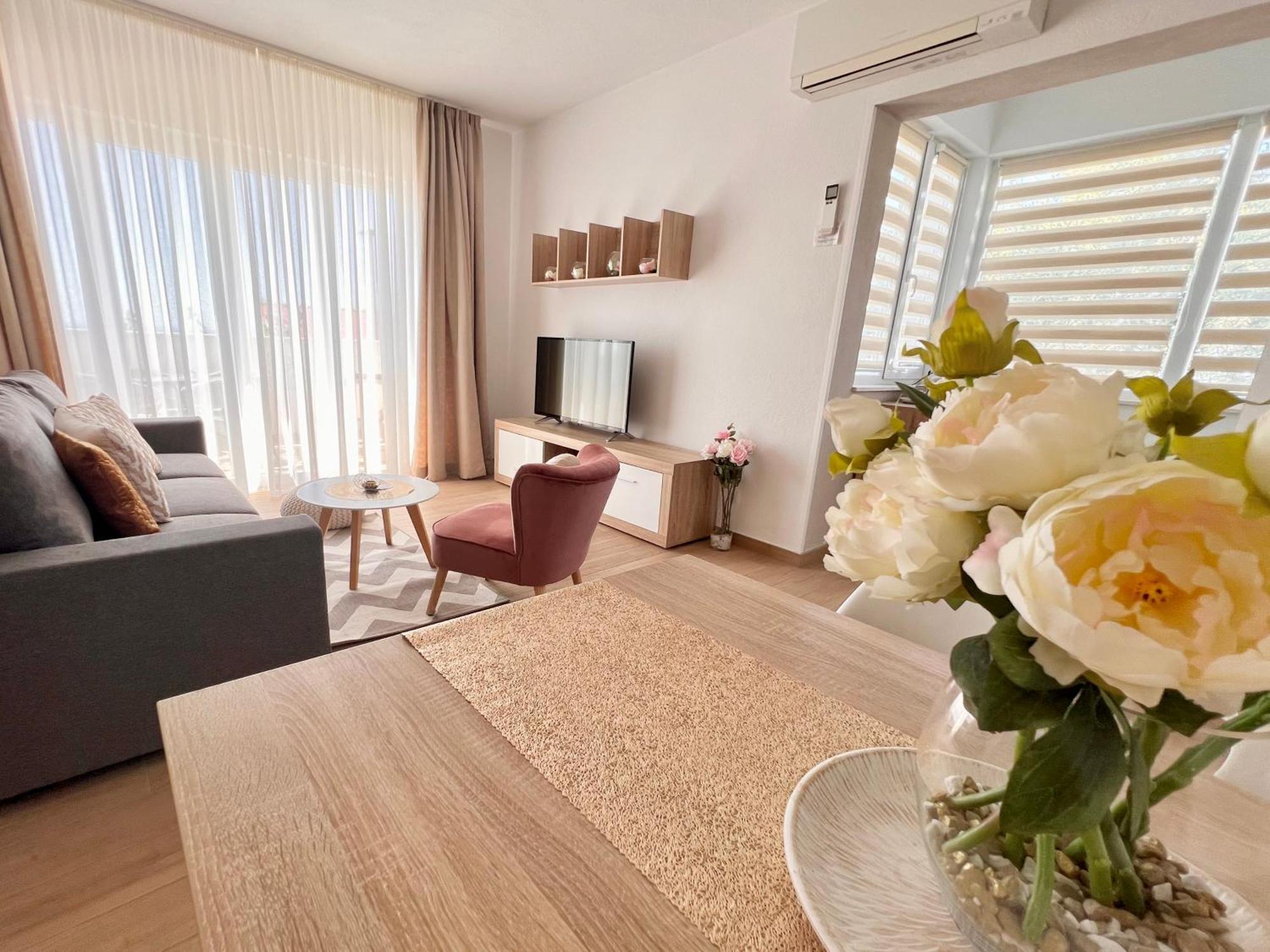 Apartment Pera Hvar Town