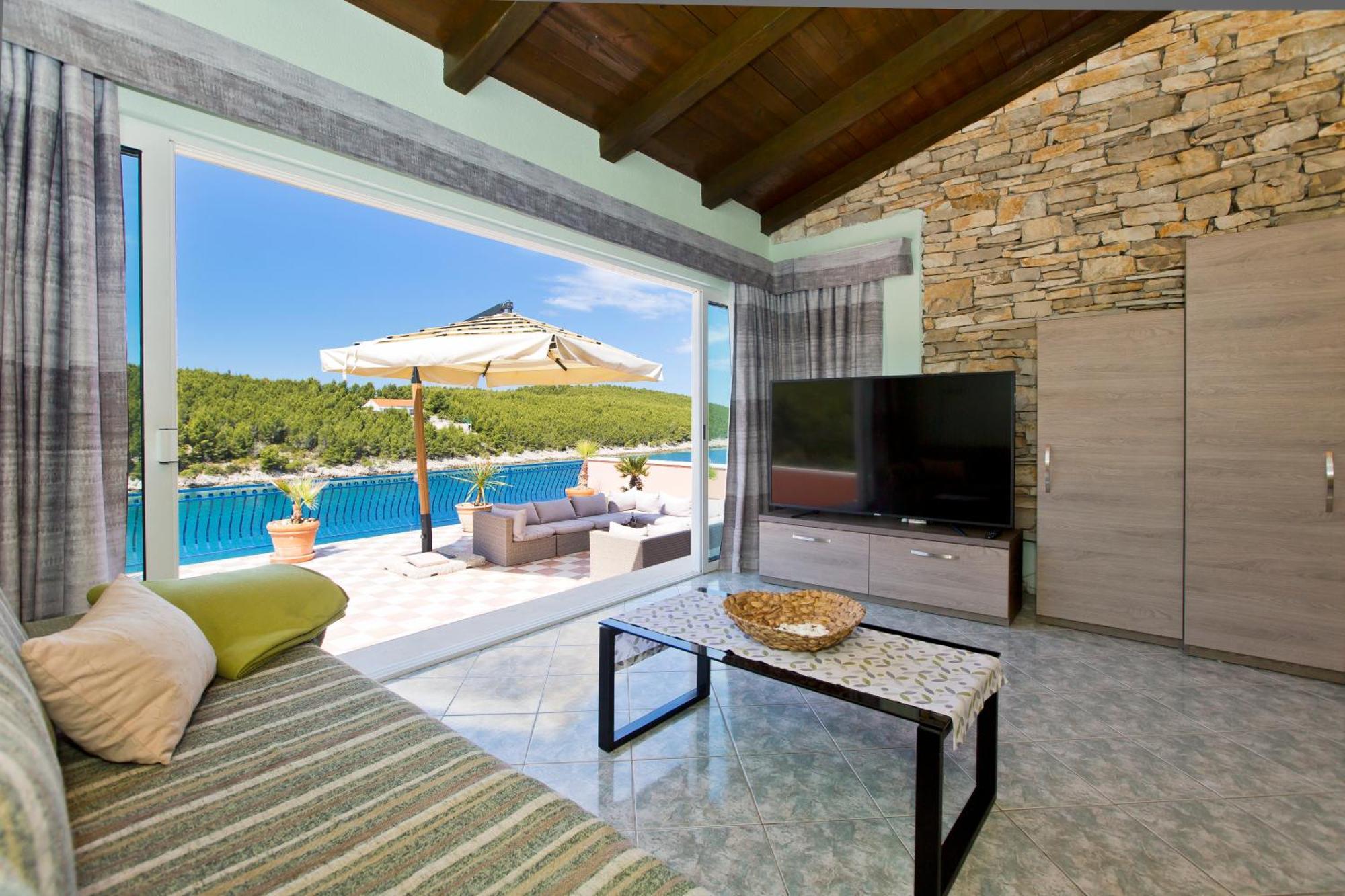 Hraste Hvar *