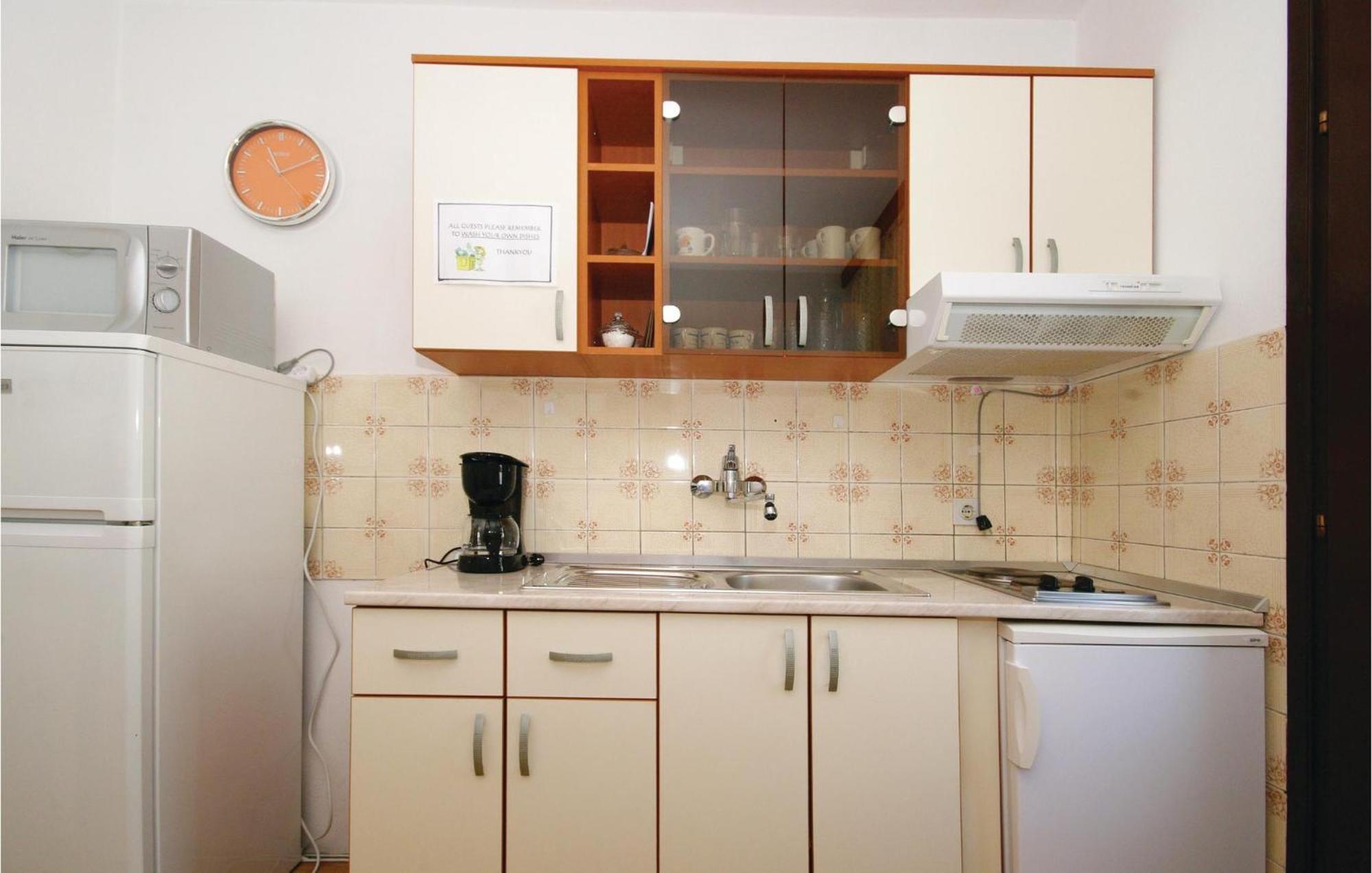 Apartment Awesome In Hvar With Wifi *