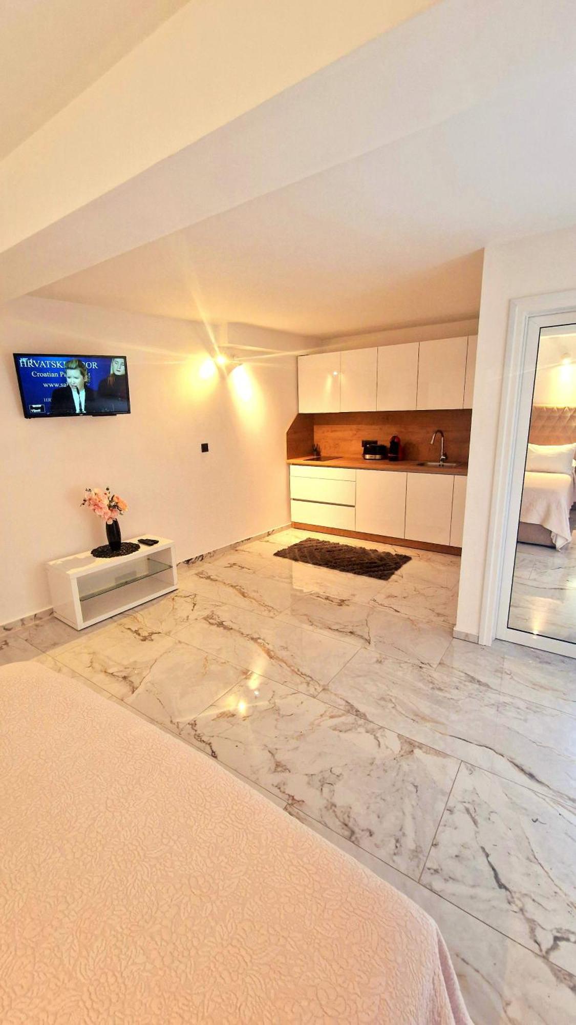 Apartman Ante 2 *