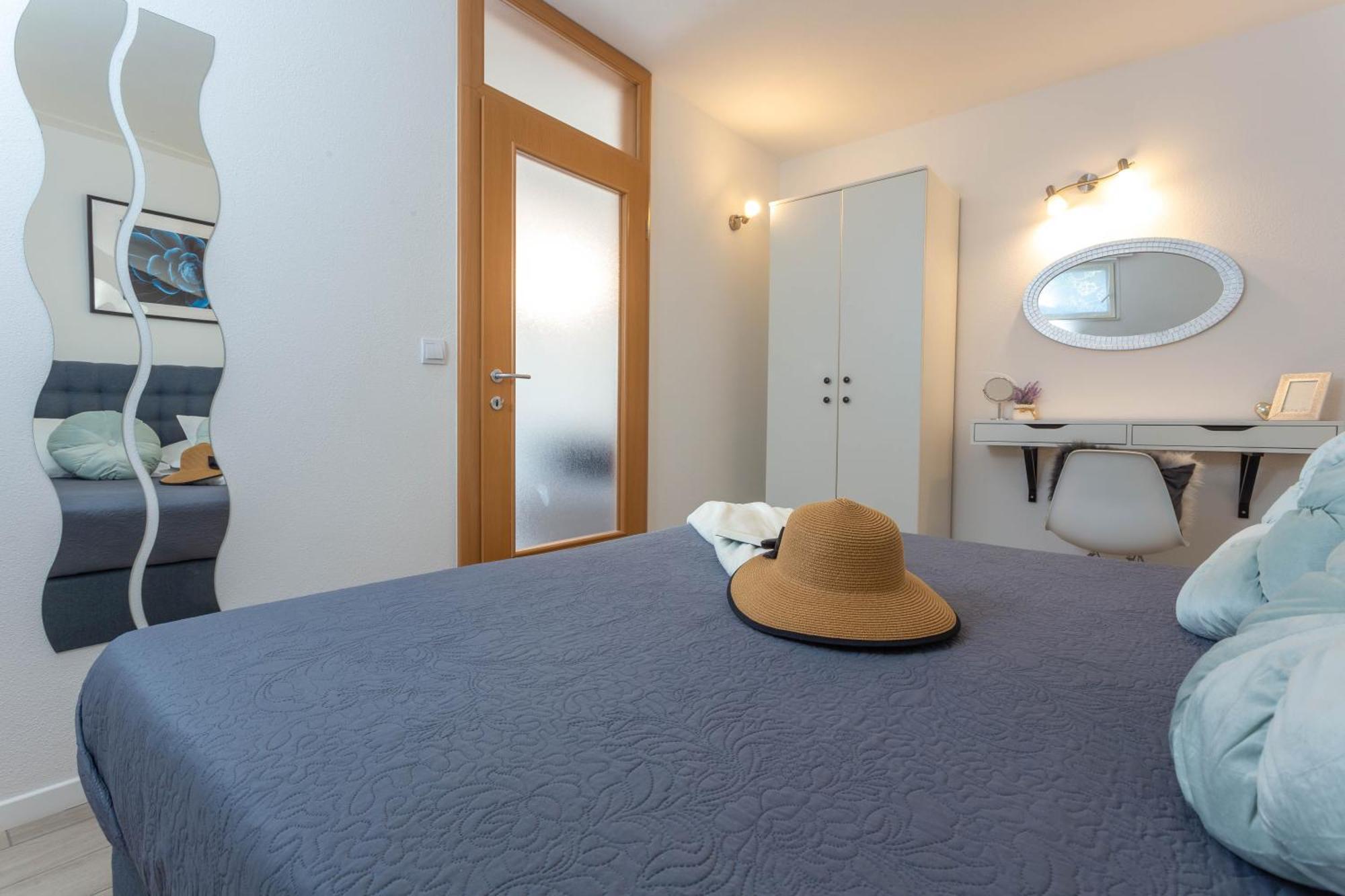 Apartment Pera Hvar Town