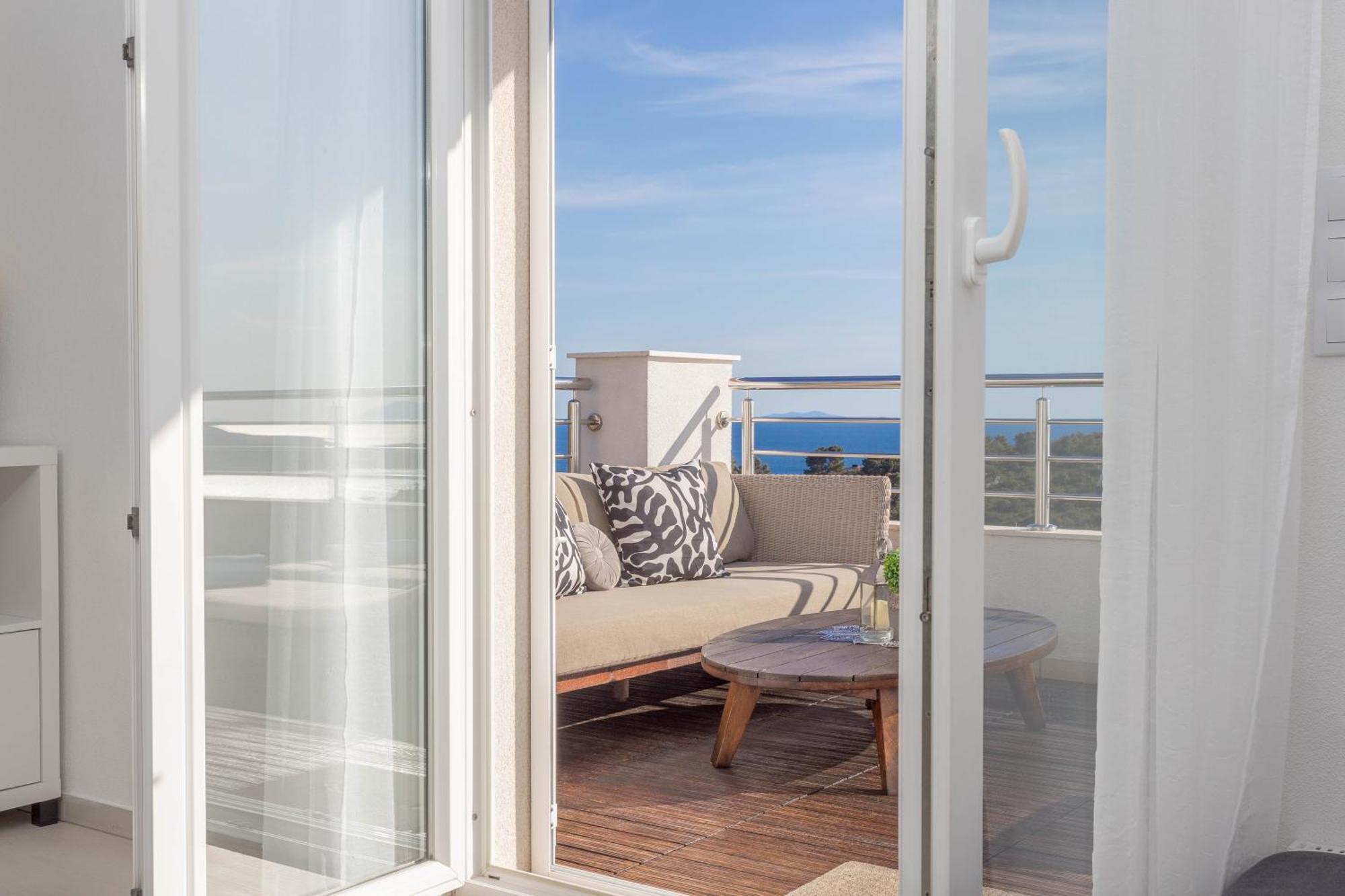 Pera Apartment *