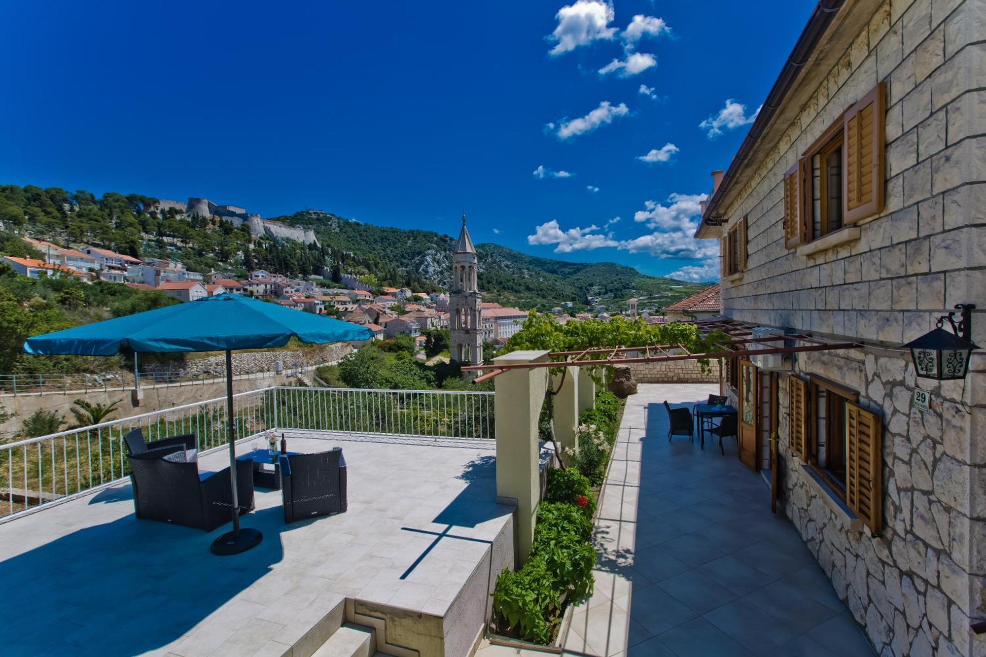 Peaceful Old Town With Sea And Sunrise Views Apartamento