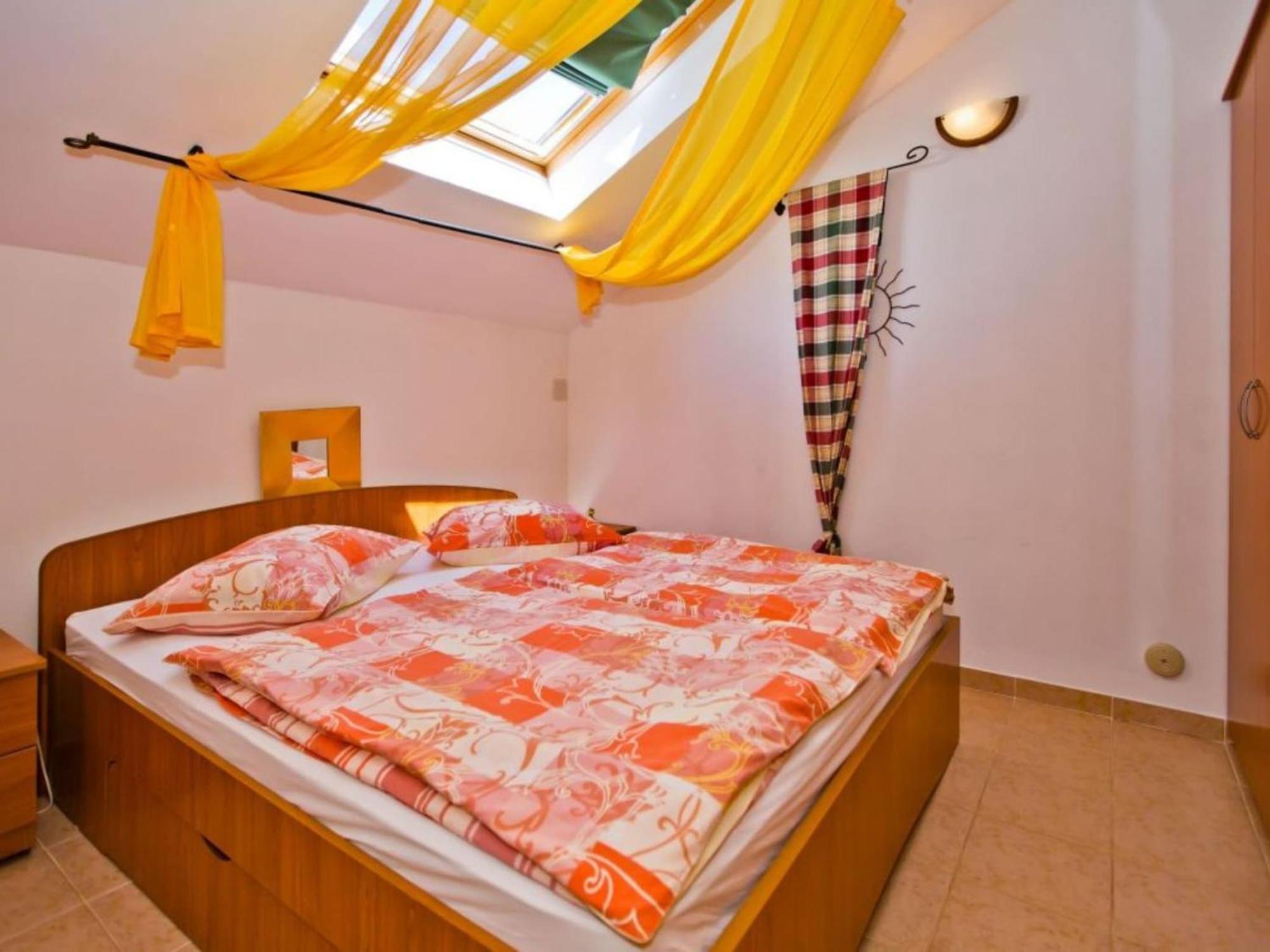 Apartment Charming And Sunny Hvar - One Bedroom With Balcony *