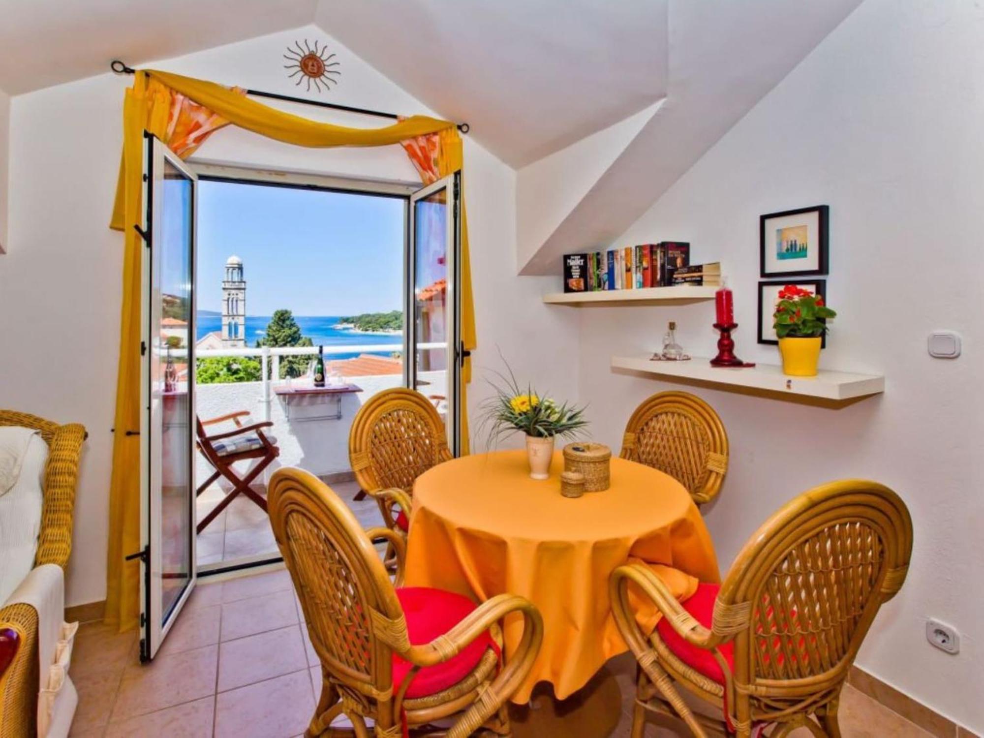 Charming And Sunny Hvar - One Bedroom With Balcony Hvar Town