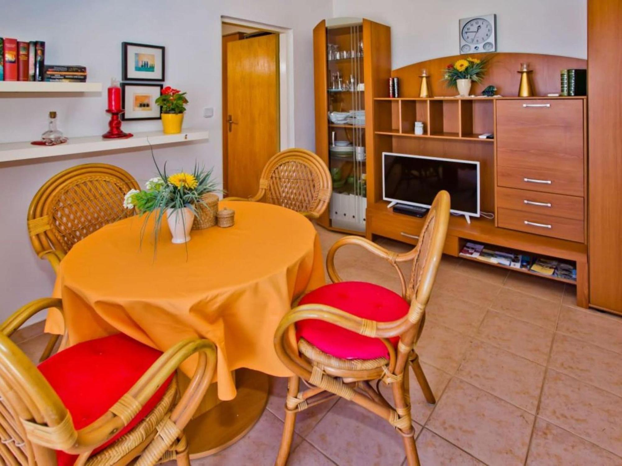 Charming And Sunny Hvar - One Bedroom With Balcony