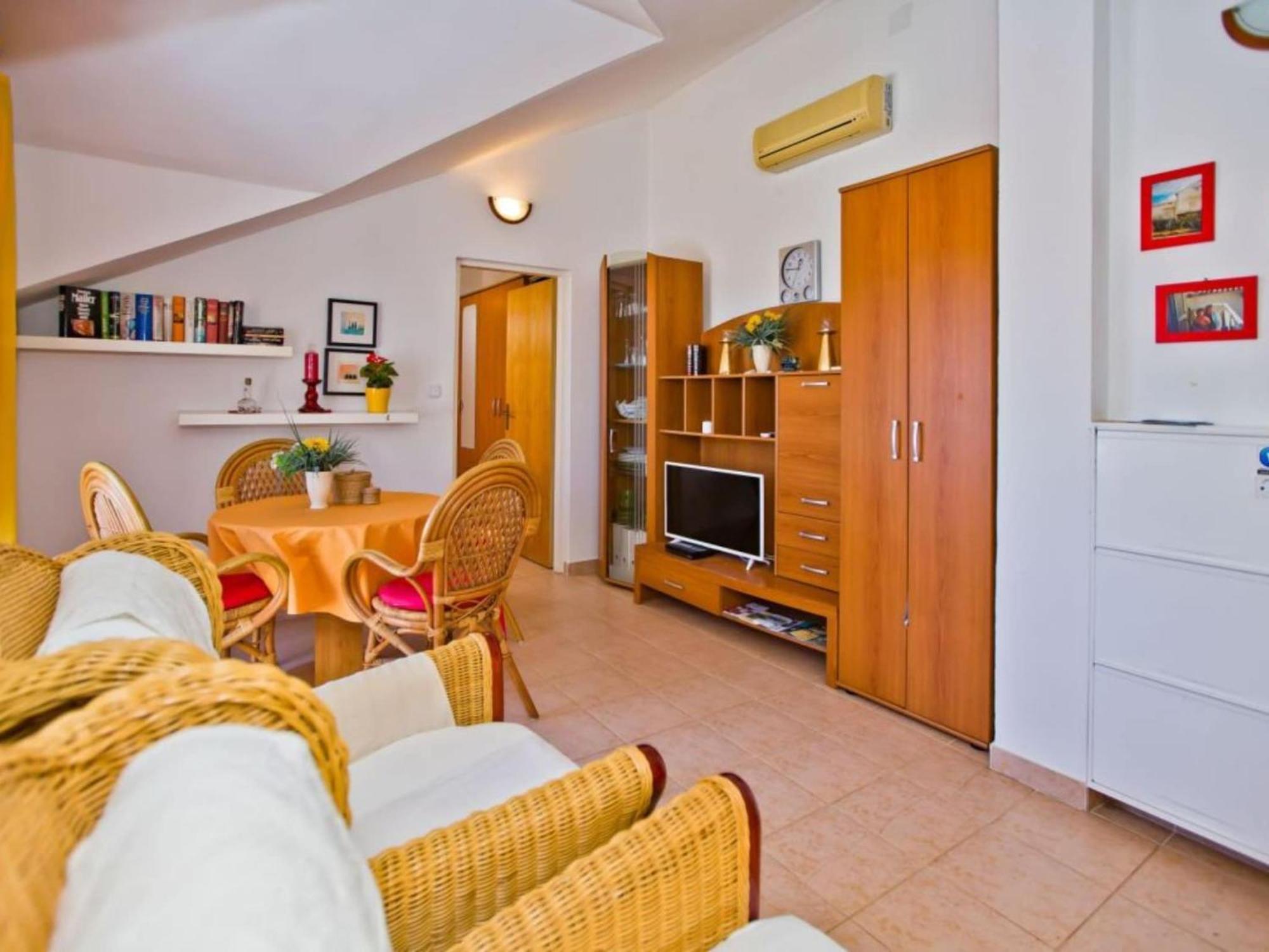 Charming And Sunny Hvar - One Bedroom With Balcony Apartment *