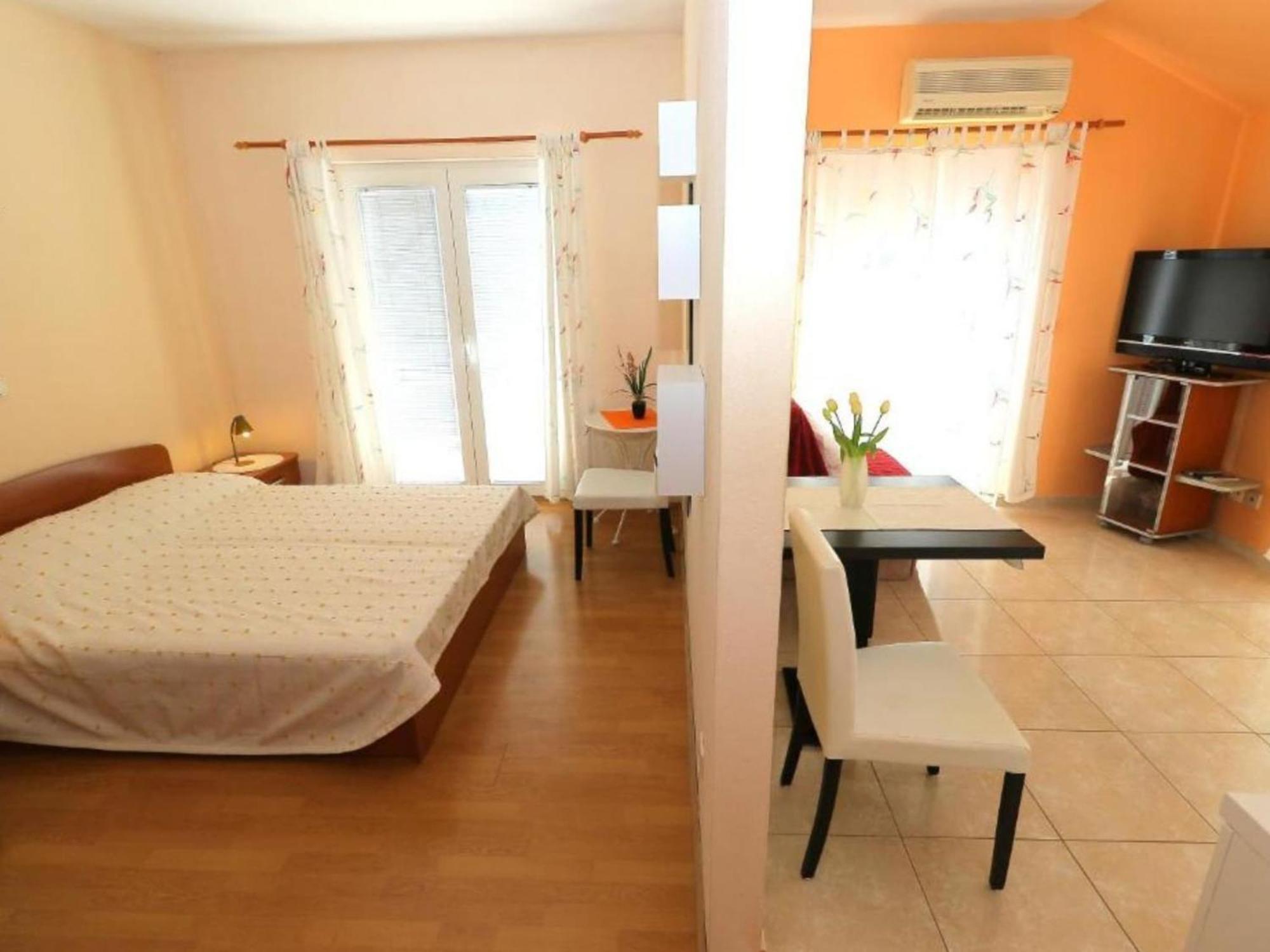 Apartment Trogrli - Comfort One-bedroom With Balcony And Sea View