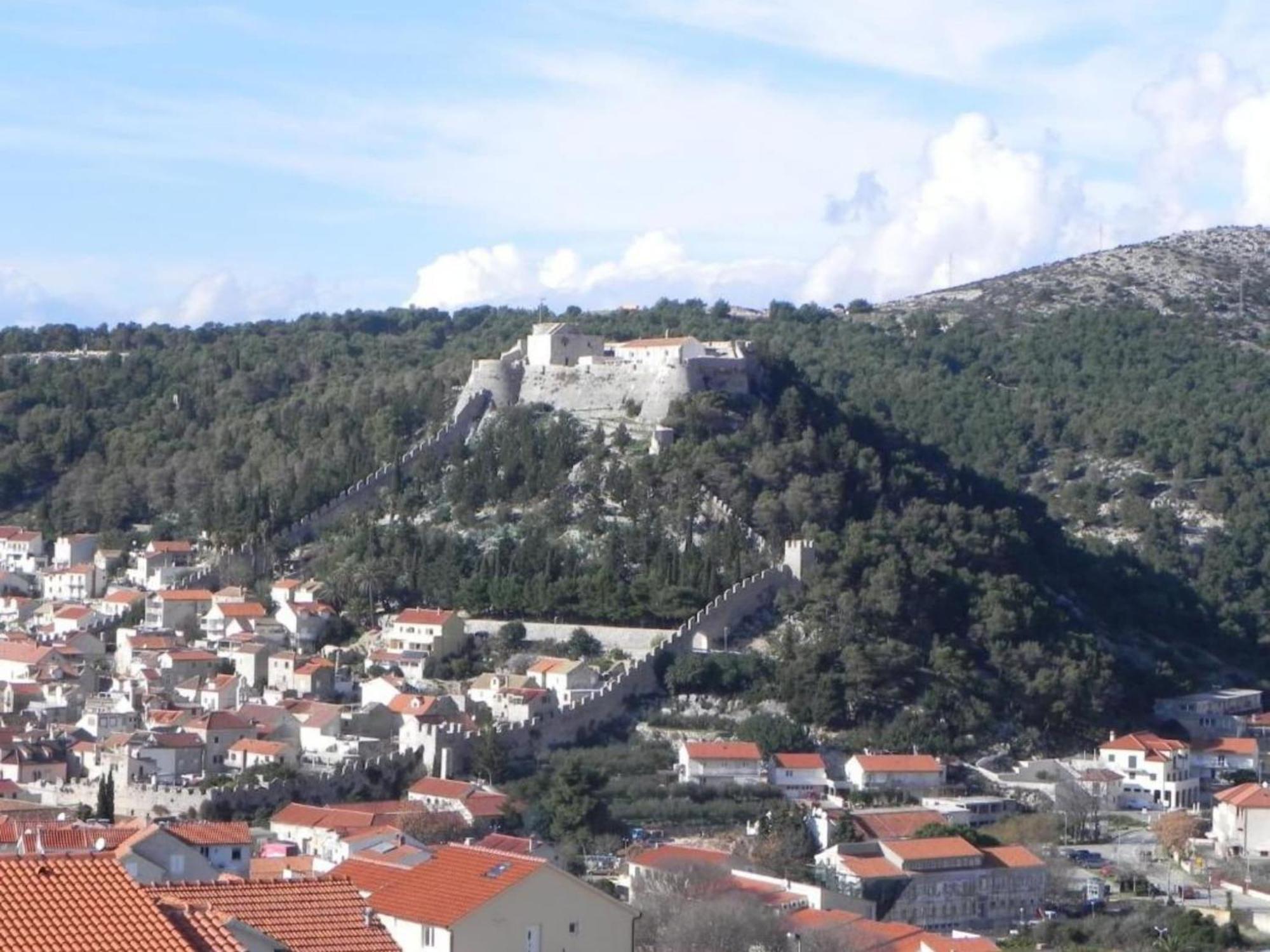Trogrli - With Balcony Hvar Town