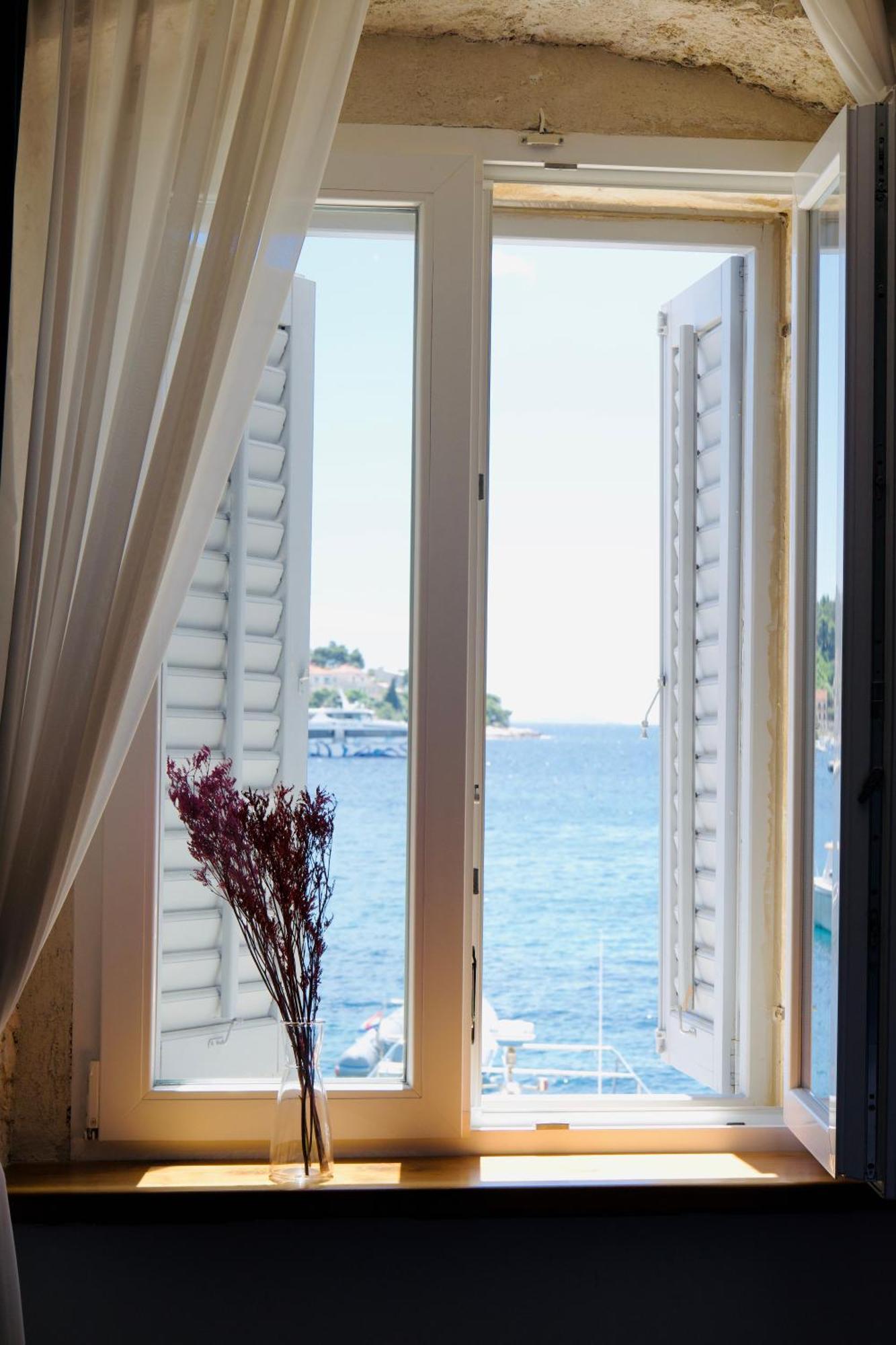 Hvar Riva Apartment