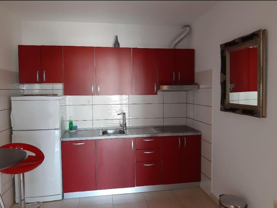 Spacious Apartment, Tania Apartment *