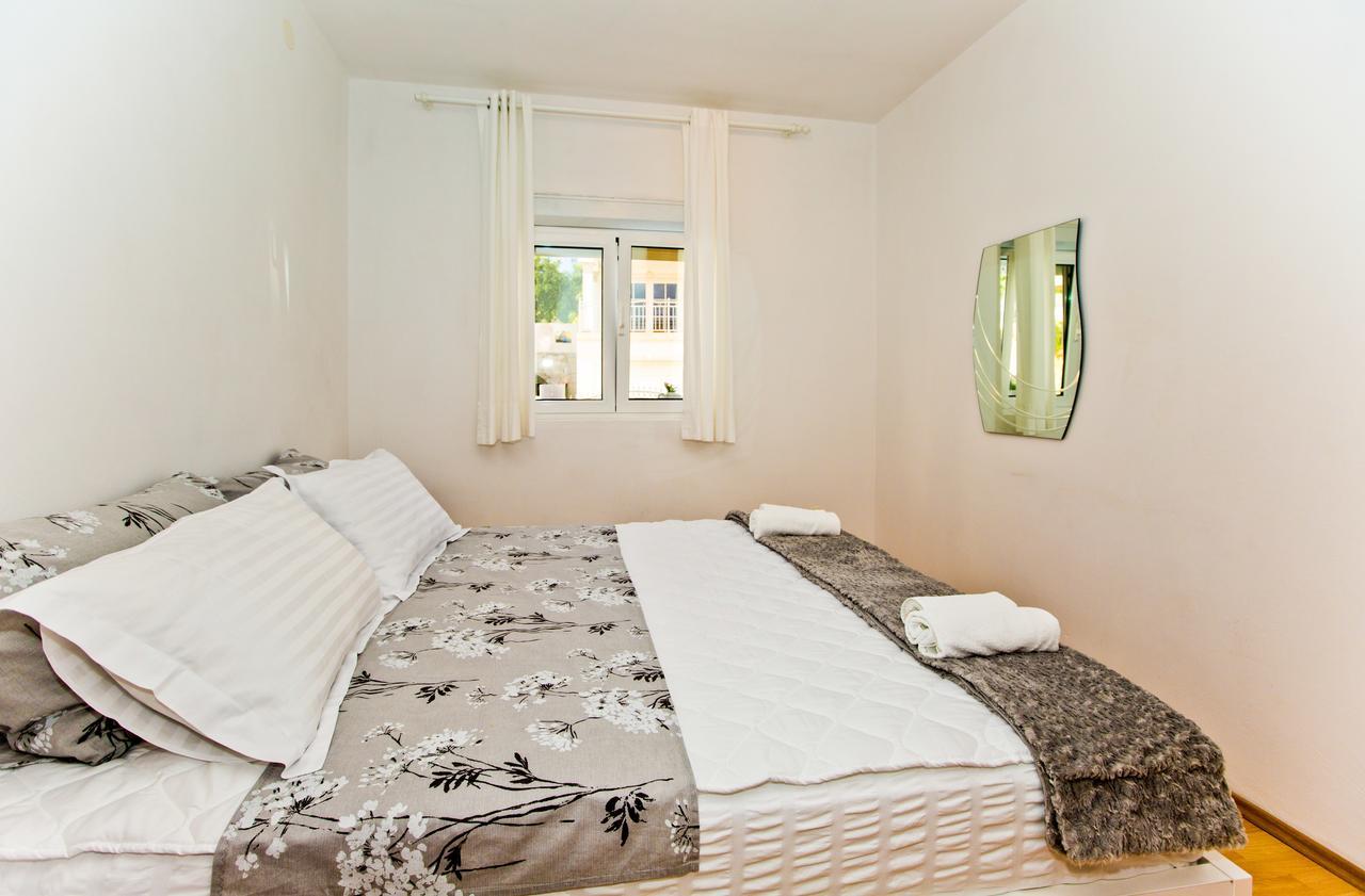 Ana I Apartment Hvar Town