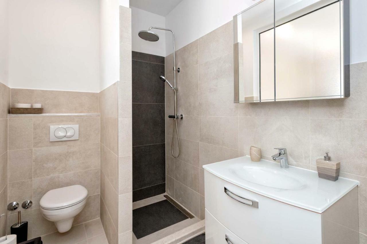 Tajan Apartment *