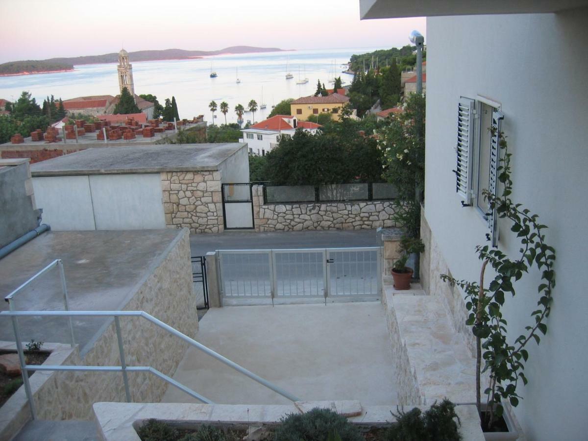 About The Sea - Riviera House Near The Center Of Hvar Guest house