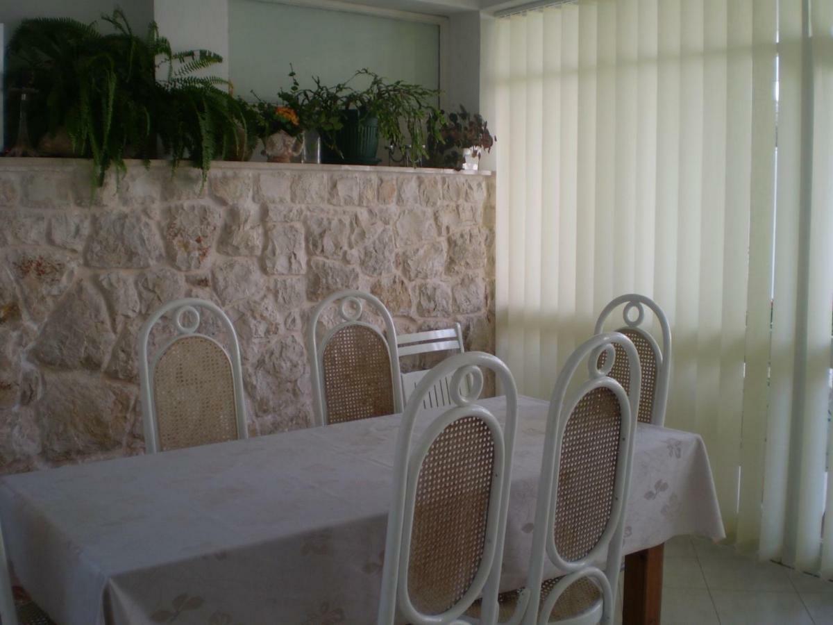 Ana Hvar Apartman