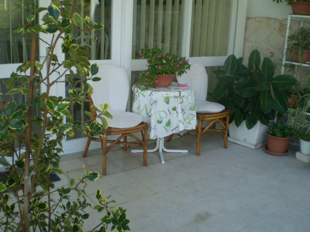 Ana Hvar Apartman *