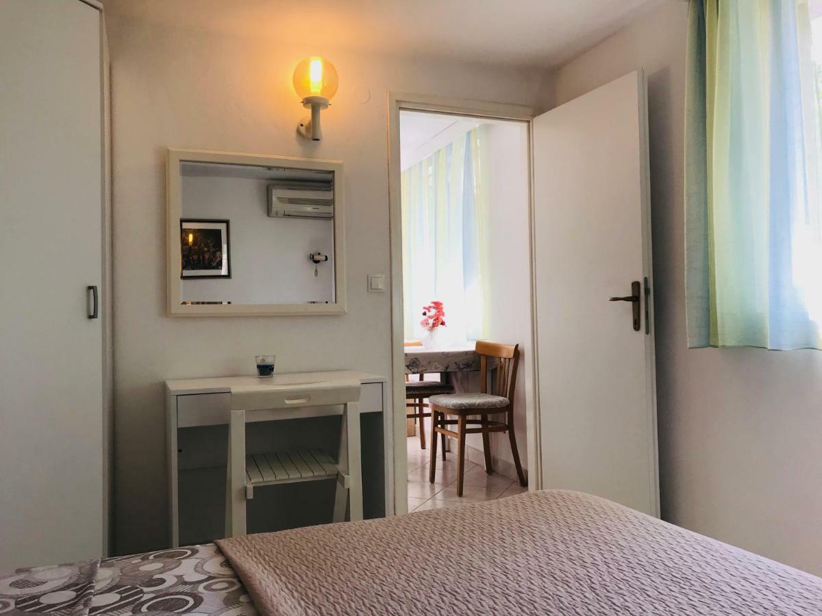 Ana Hvar Apartman *