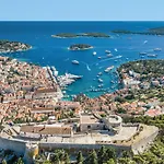 Luxor Hvar - Main Square Apartments