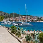 Downtown Escape - Hvar Villa
