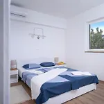 Awaken Gorgeous Sea View Apartment