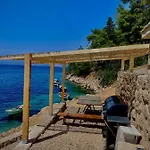 Robinson Crusoe Eco Bay Apartment