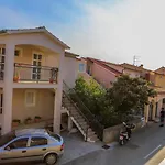 Apartments With A Parking Space Hvar - 11681
