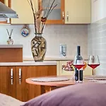 Charming Studio Apartment In The Center Of Hvar