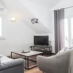 Apartments Pavicic Tudor