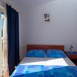 Apartments Dora