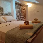 Villa Marea - Old Town Retreat